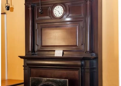 This unit originally stood in the boardroom of the Mosenthal Organisation in Market Street, Johannesburg. In view of Mr Wassung’s connection with Mosenthal, the company donated the unit to the Mossel Bay Museum